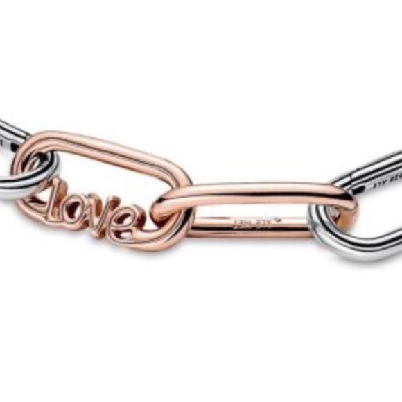 Pandora ME Styling
Love Word Link
Charm, Rose Gold-
Plated - Picture 6 of 9